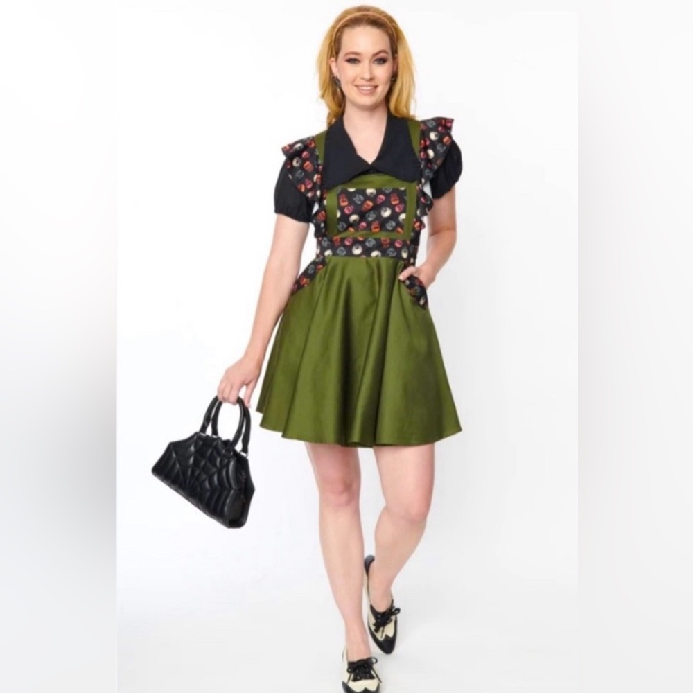 Unique Vintage Green and Black Midi Dress